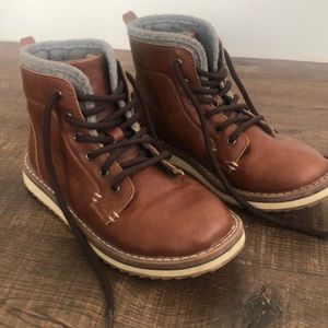 Old Navy Little Boy stylish brown boots size 2